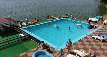 Развлечения в турбазе Заря